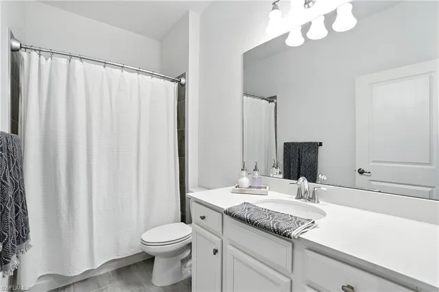 $2,450 | 1676 Alameda Drive, Naples, FL 34120