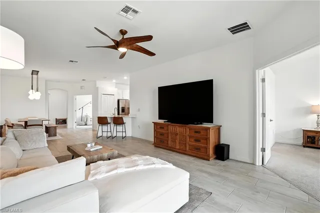 $2,450 | 1676 Alameda Drive, Naples, FL 34120