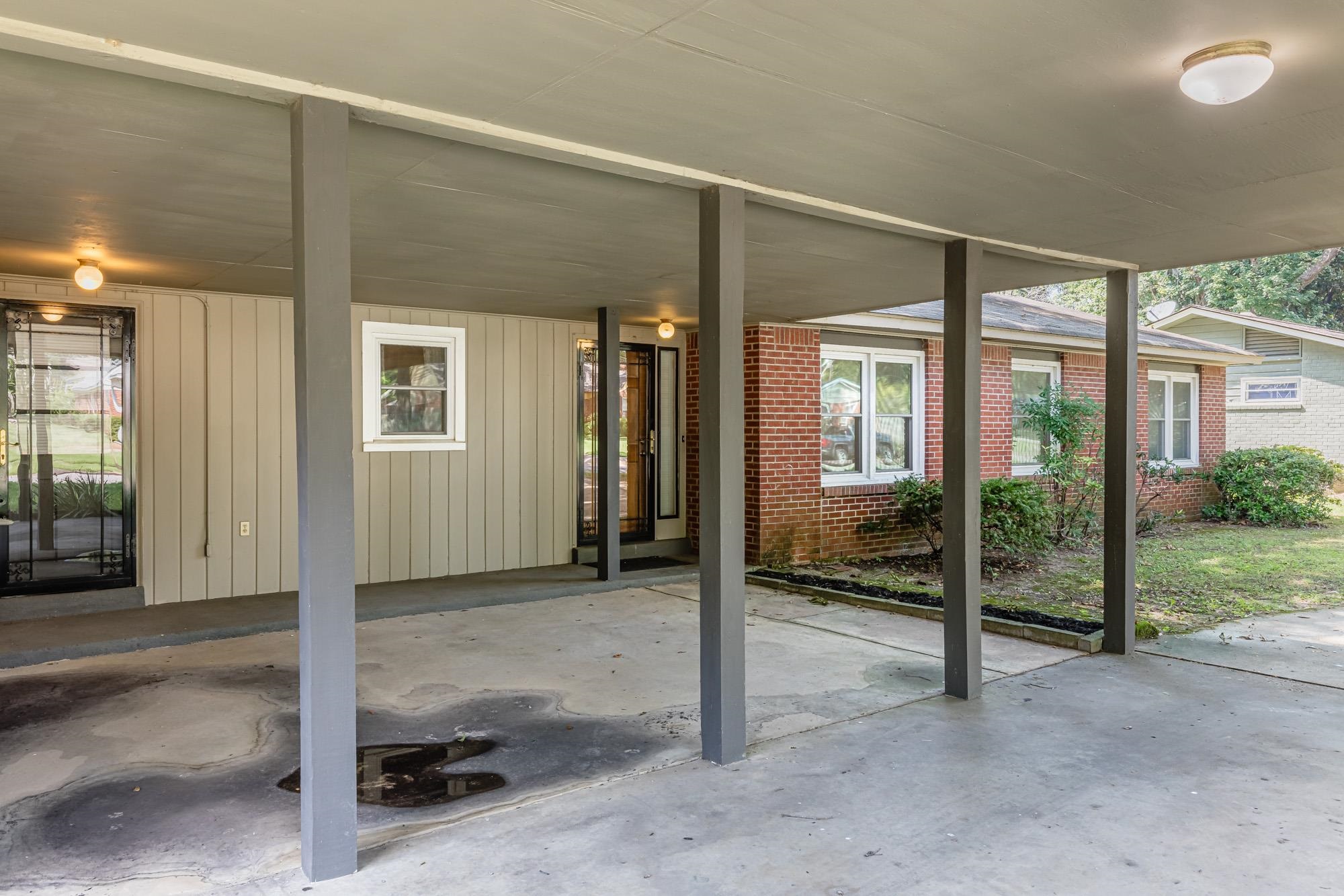 1081 Ivy Road Memphis, TN 38117 - Photo 15 of 25 a view of entryway