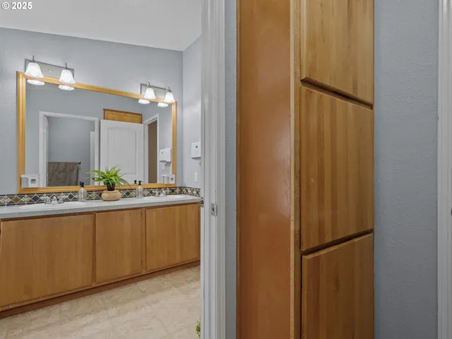 $645,000 | 580 Northwest Quarry Road, Albany, OR 97321