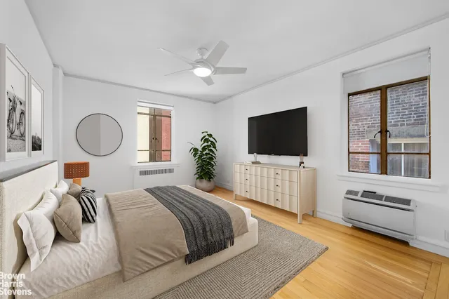 $925,000 | 255 West 23rd Street, Unit 5B | Chelsea