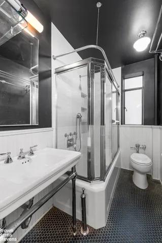 $925,000 | 255 West 23rd Street, Unit 5B | Chelsea