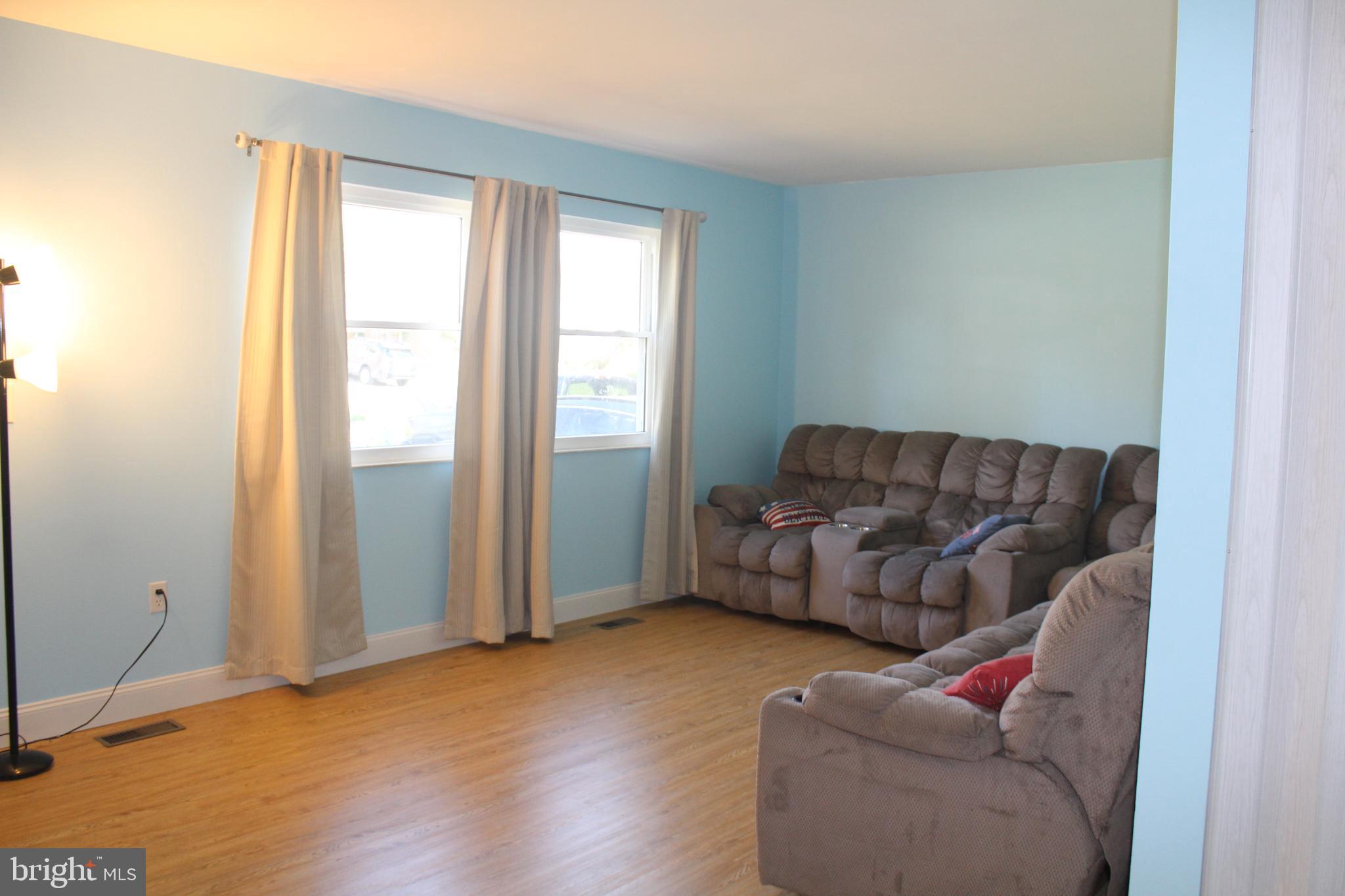 110 Poplar Road New Cumberland, PA 17070 - Photo 20 of 24 Living Room