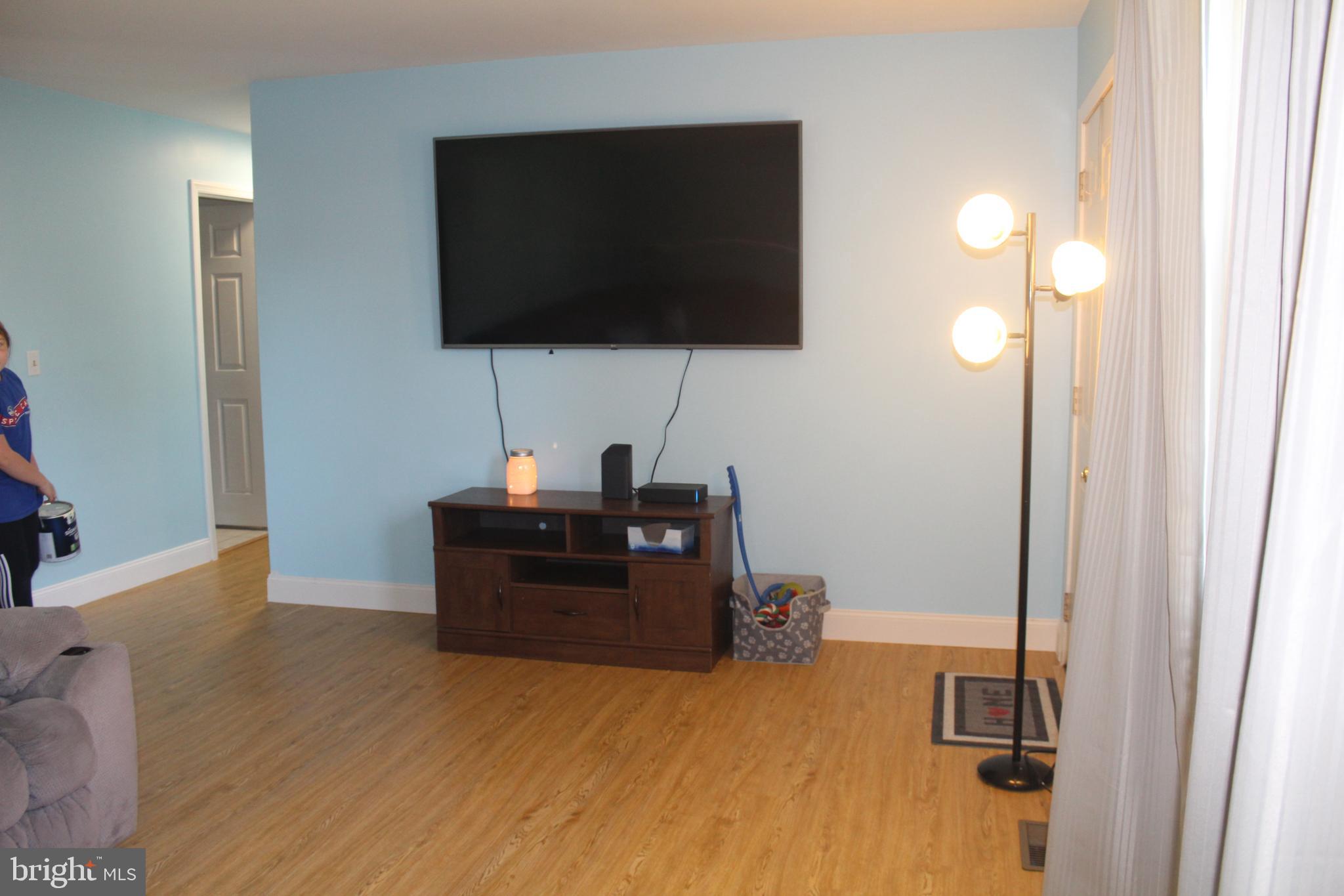 110 Poplar Road New Cumberland, PA 17070 - Photo 21 of 24 Living Room