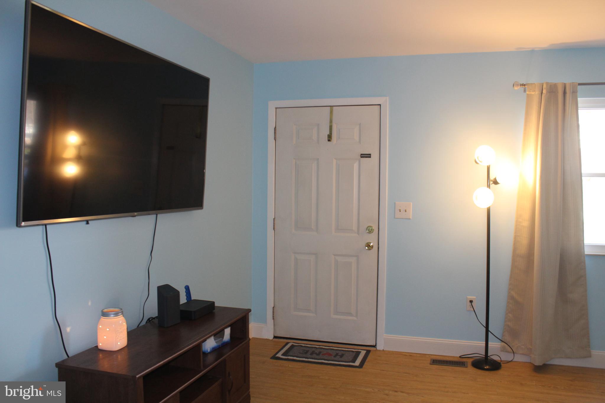 110 Poplar Road New Cumberland, PA 17070 - Photo 22 of 24 Living Room