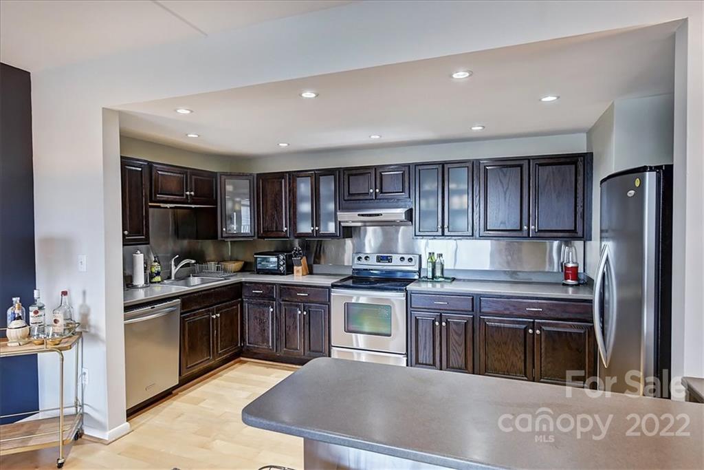 1300 Reece Road, Unit 212 Charlotte, NC 28209 - Photo 3 of 18 Gallery Image 3
