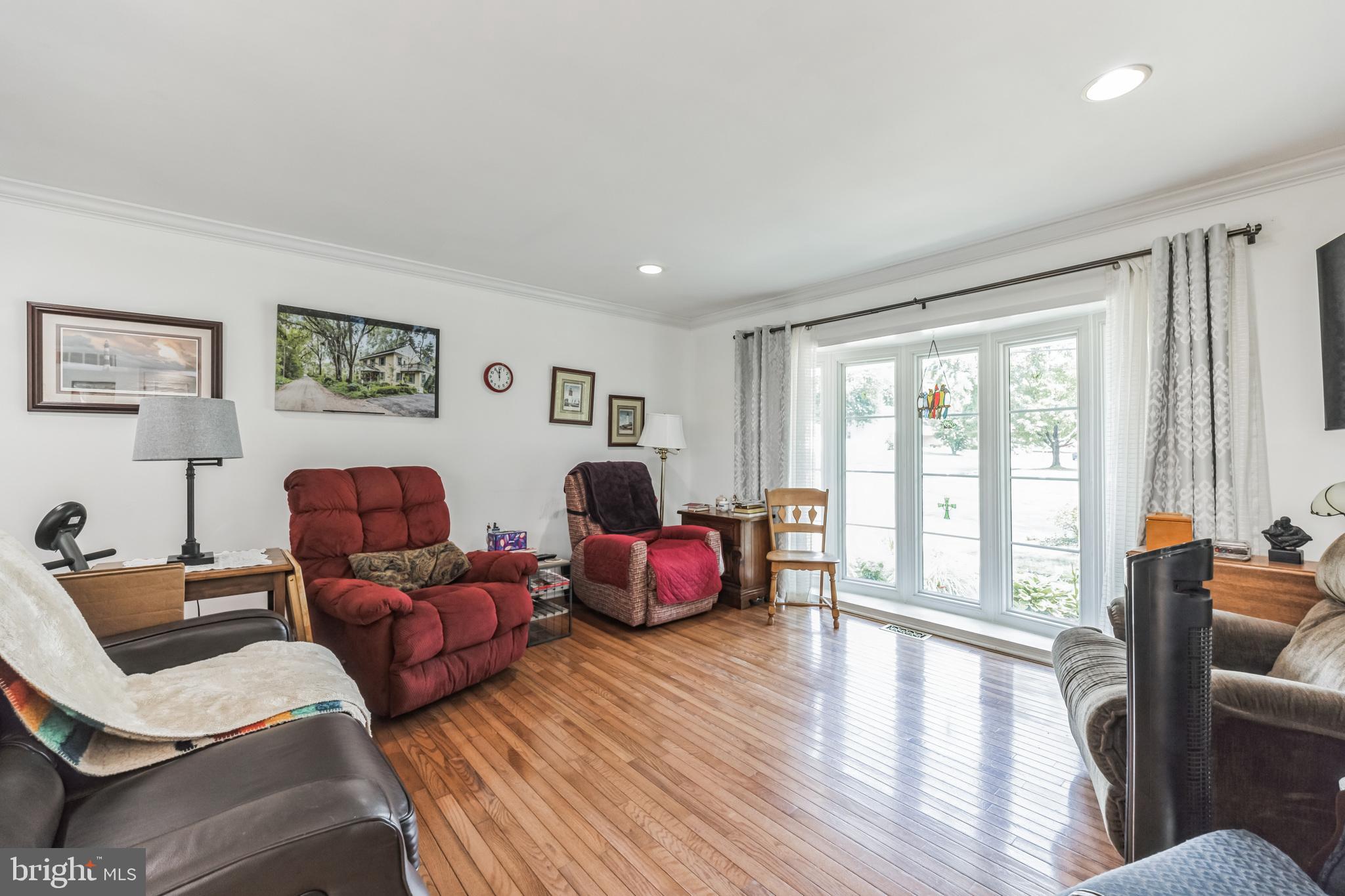 838 Marlowe Road Cherry Hill, NJ 08003 - Photo 17 of 32 Living Room