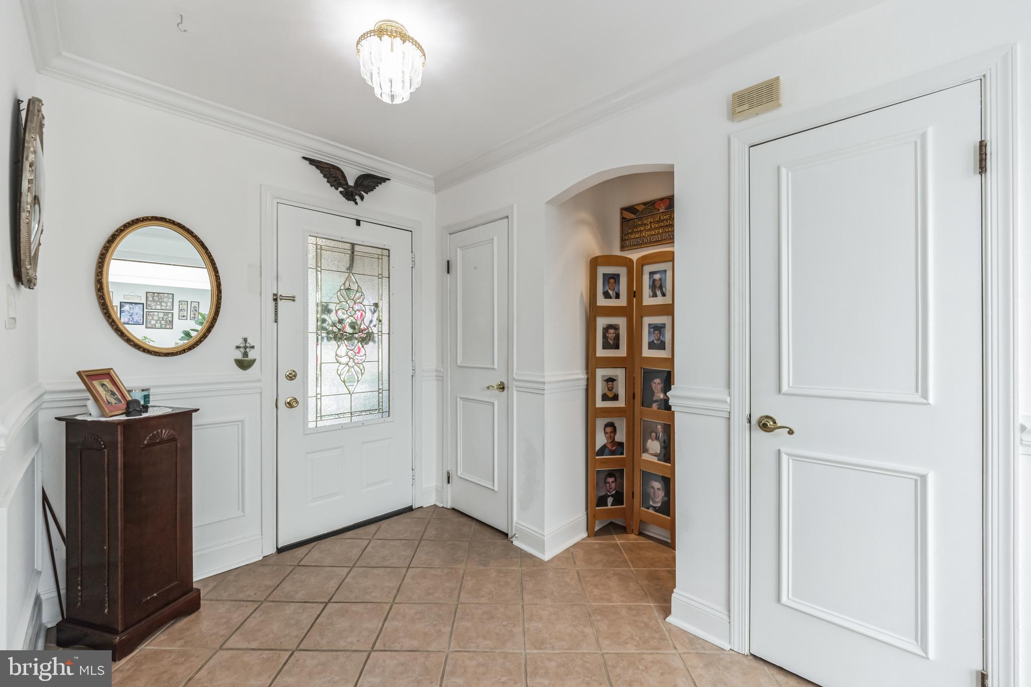 838 Marlowe Road Cherry Hill, NJ 08003 - Photo 5 of 32 Foyer