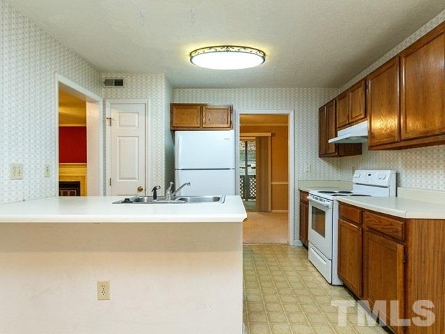 204 Broad Leaf Circle, Unit 204 Raleigh, NC 27613 - Photo 15 of 30