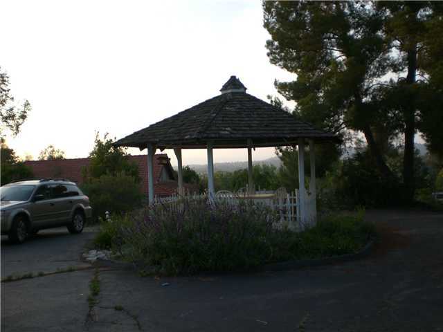 28004 Queensbridge Road Valley Center, CA 92082 - Photo 2 of 9