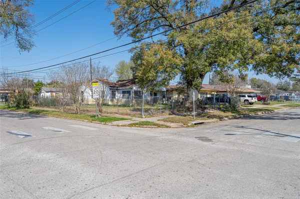 a view of the house with a outdoor space