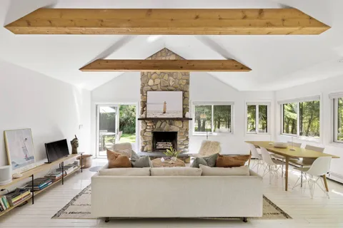 $1,799,000 | 60 Northwest Landing Road, East Hampton, NY 11937
