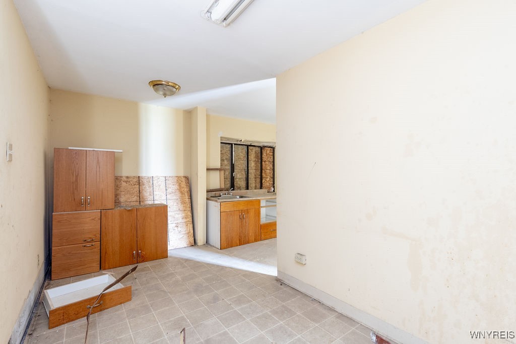 628 9th Street Niagara Falls, NY 14301 - Photo 11 of 47