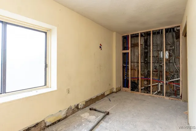 $1,430,000 | 628 9th Street, Niagara Falls, NY 14301