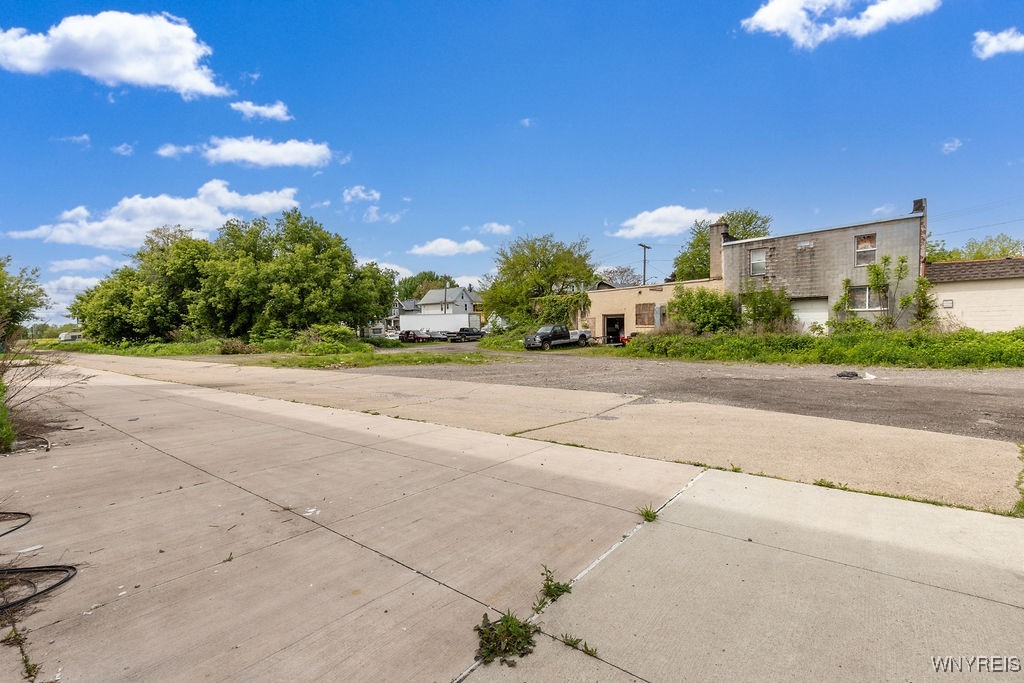 628 9th Street Niagara Falls, NY 14301 - Photo 3 of 47