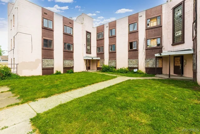 $1,430,000 | 628 9th Street, Niagara Falls, NY 14301