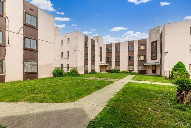 $1,430,000 | 628 9th Street, Niagara Falls, NY 14301