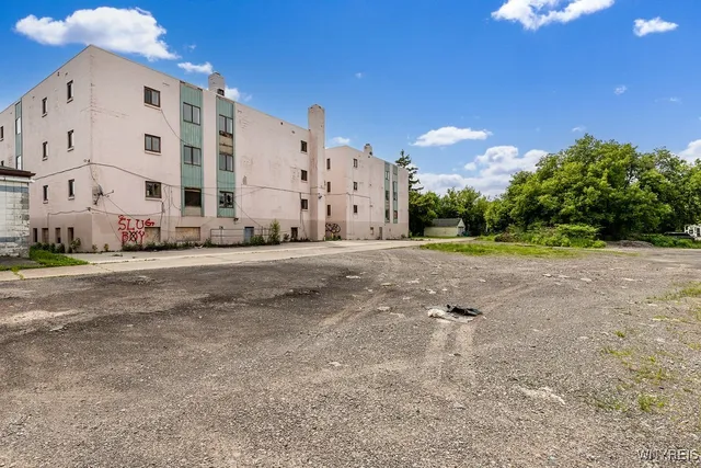 $1,430,000 | 628 9th Street, Niagara Falls, NY 14301