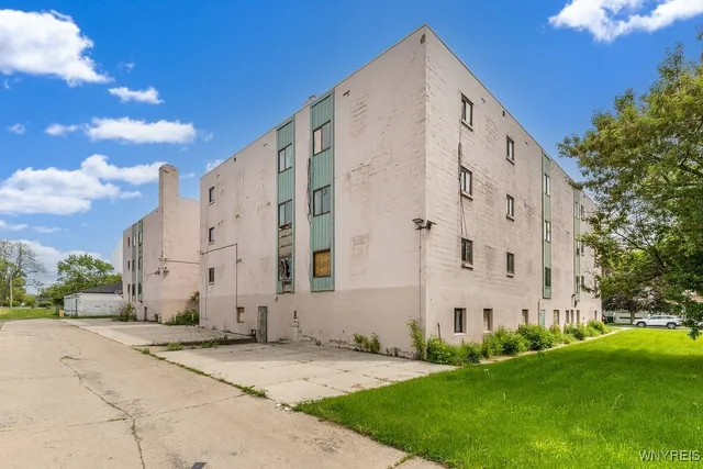 $1,430,000 | 628 9th Street, Niagara Falls, NY 14301