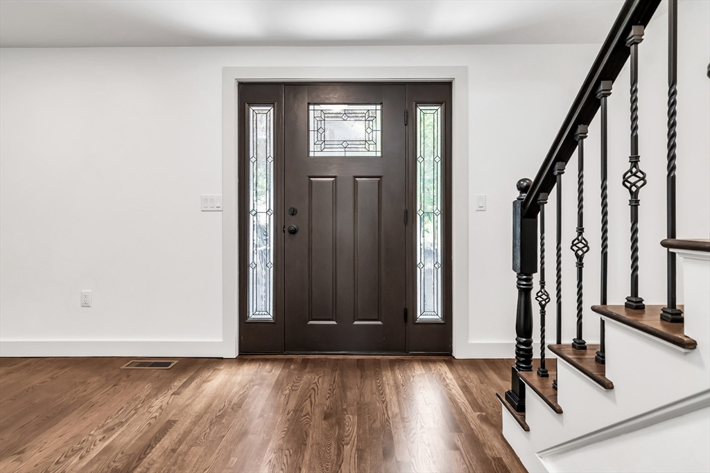 53 Walnut Street Saugus, MA 01906 - Photo 3 of 39