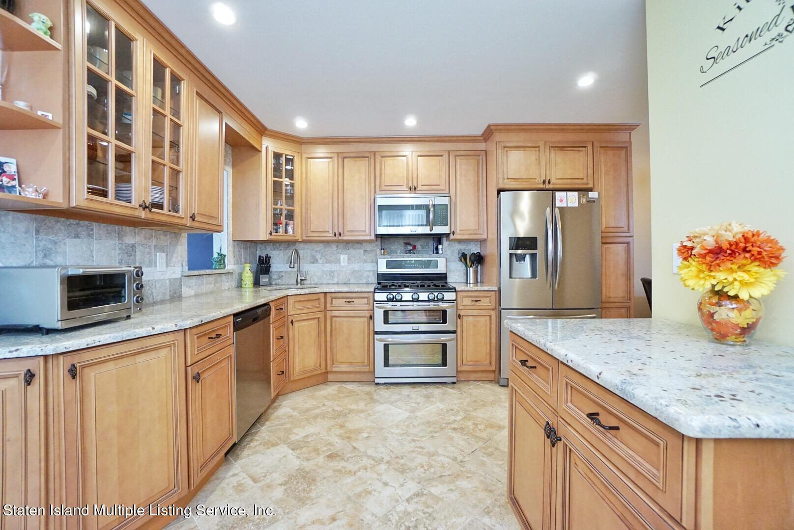 80 Rye Avenue Staten Island, NY 10312 - Photo 11 of 41 Photo May 10, 4 10 50 PM