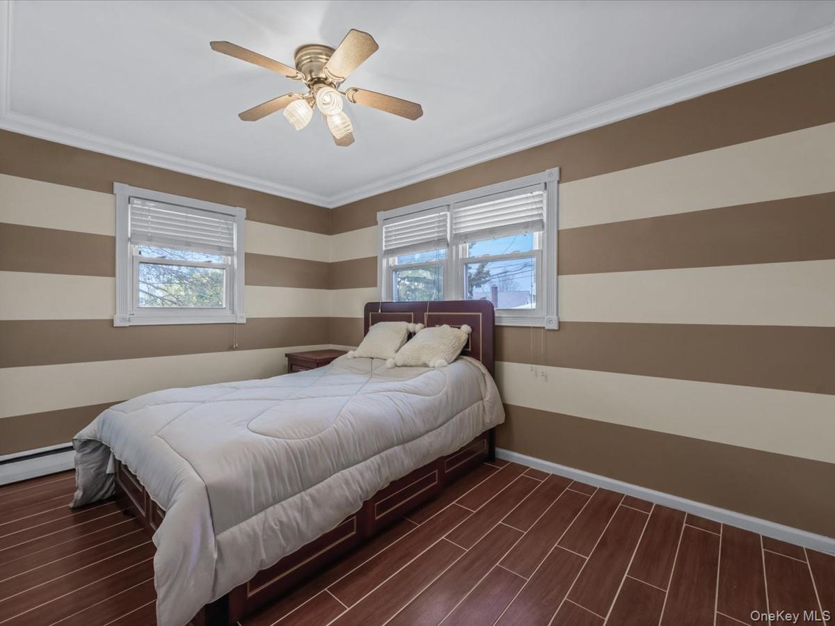 73 East Beach Promenade Lindenhurst, NY 11757 - Photo 16 of 37