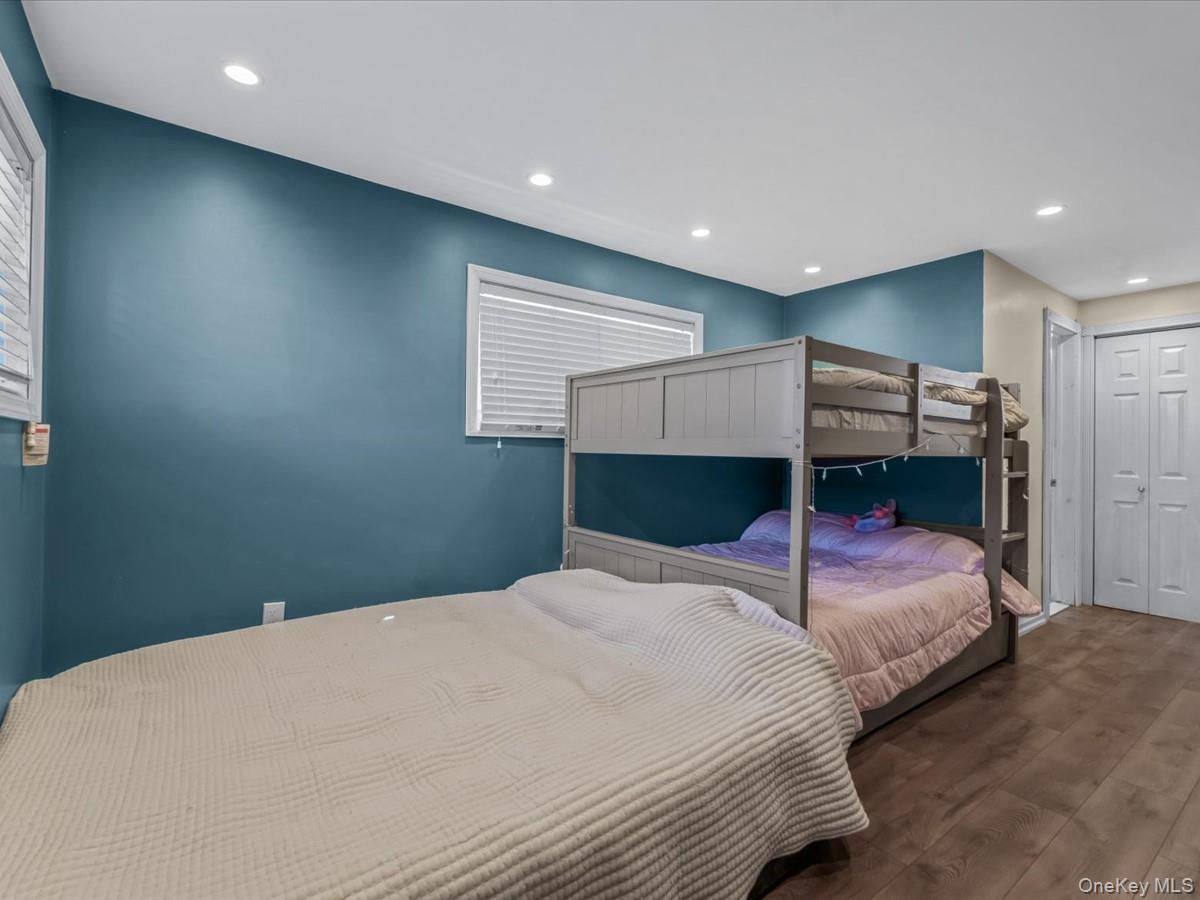 73 East Beach Promenade Lindenhurst, NY 11757 - Photo 21 of 37