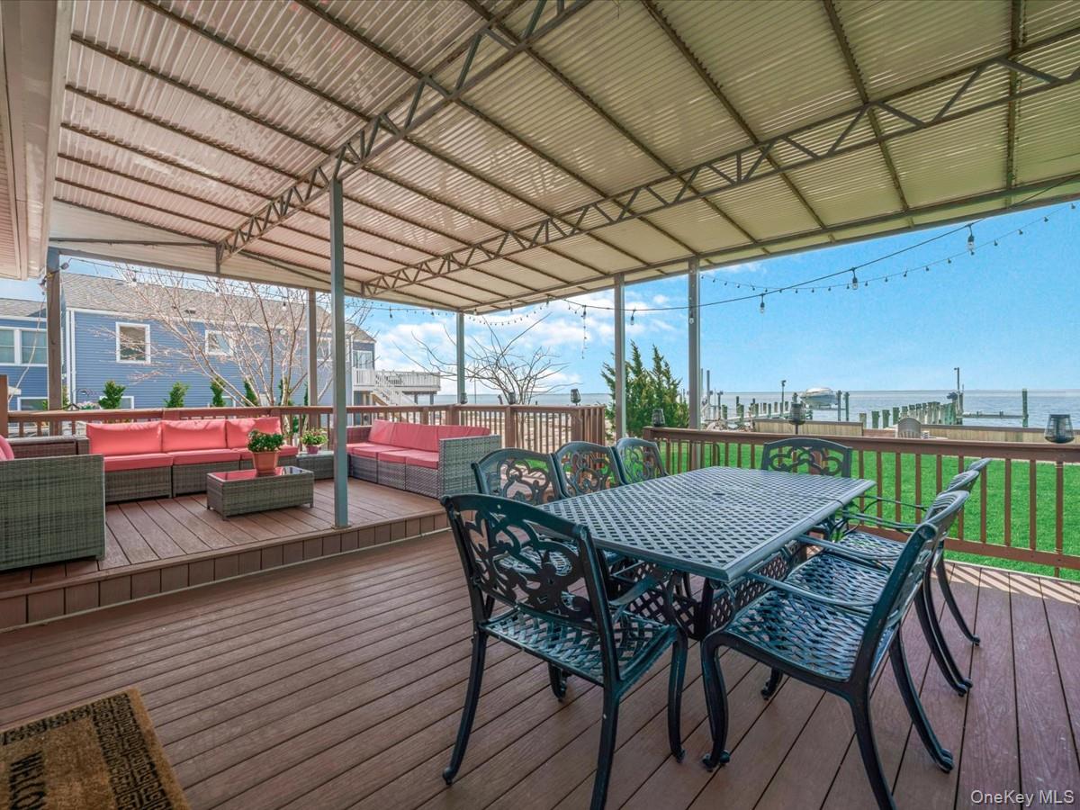 73 East Beach Promenade Lindenhurst, NY 11757 - Photo 23 of 37