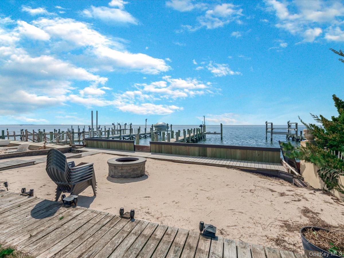 73 East Beach Promenade Lindenhurst, NY 11757 - Photo 25 of 37
