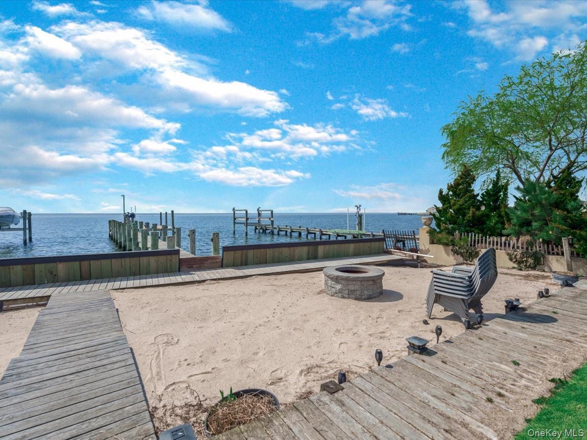 73 East Beach Promenade Lindenhurst, NY 11757 - Photo 26 of 37