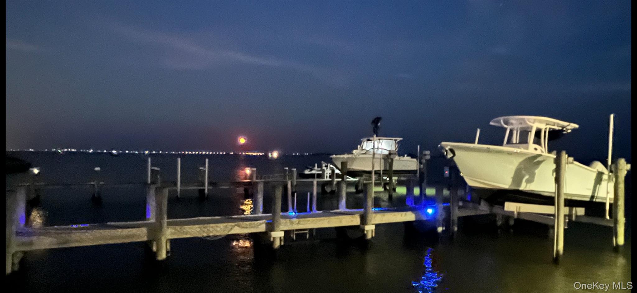 73 East Beach Promenade Lindenhurst, NY 11757 - Photo 28 of 37