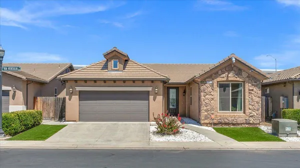 $2,600 | 2481 South Via Versilia Drive, Fresno, CA 93727