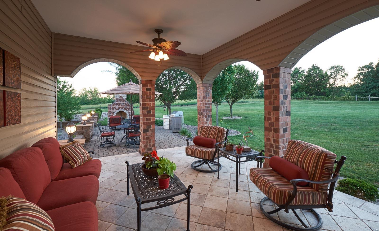 4465 Wilson Road Defiance, MO 63341 - Photo 3 of 50 Gallery Image 3