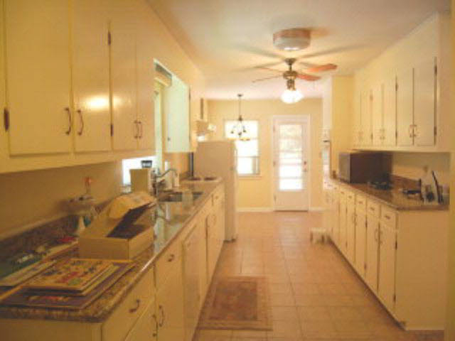 109 Spanish Main Daphne, AL 36527 - Photo 2 of 20 Kitchen 1