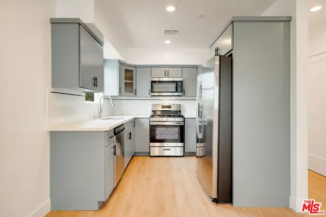 $5,250 | 4866 1/2 Pickford Street, Los Angeles, CA 90019