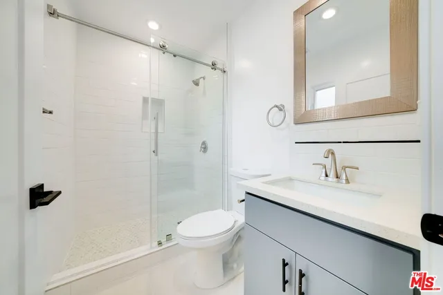 $5,250 | 4866 1/2 Pickford Street, Los Angeles, CA 90019