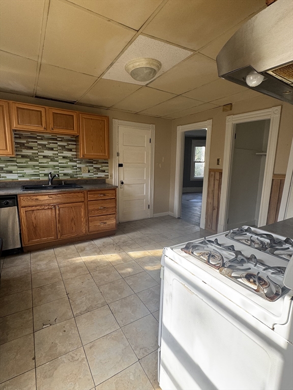 11 Horace Street Springfield, MA 01108 - Photo 2 of 8 Gallery Image 2