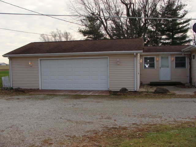 6436 Schwartz Road Fort Wayne, IN 46835 - Photo 3 of 26 Gallery Image 3