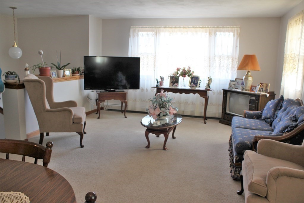 47 Evergreen Road Attleboro, MA 02703 - Photo 6 of 20 Gallery Image 6