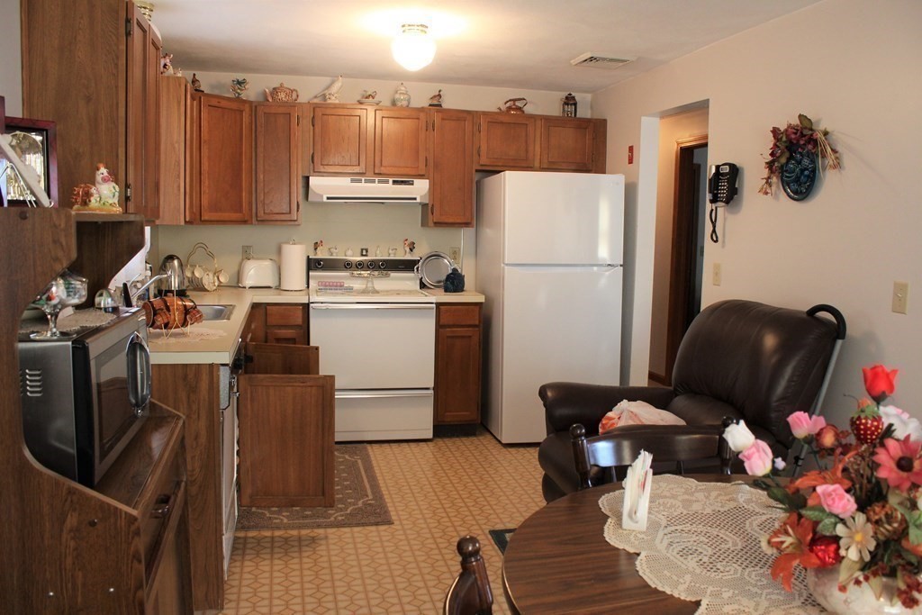 47 Evergreen Road Attleboro, MA 02703 - Photo 9 of 20 Gallery Image 9