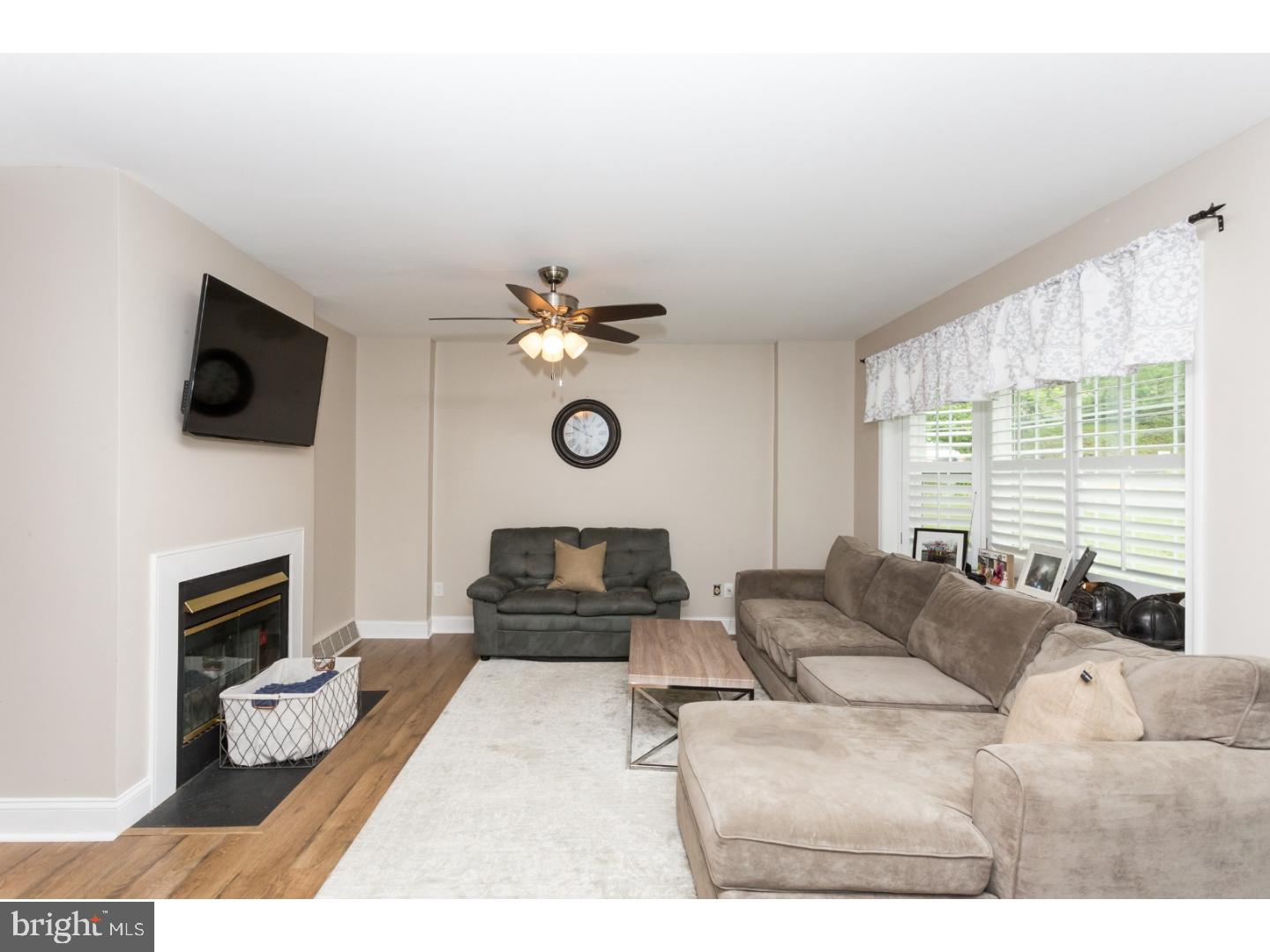 1077 Boot Road West Chester, PA 19380 - Photo 3 of 25 Living Room