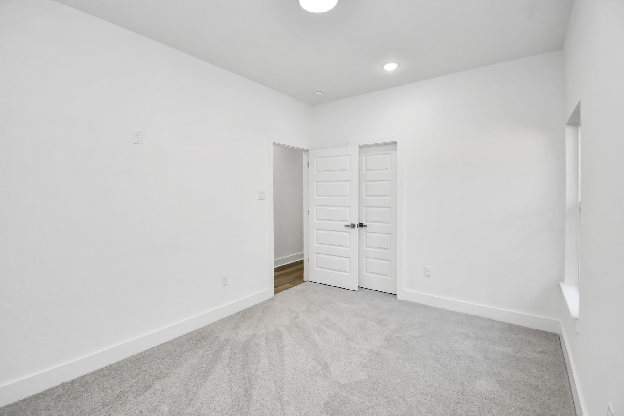 8109 Hamlet Street Houston, TX 77078 - Photo 21 of 50 a view of an empty room