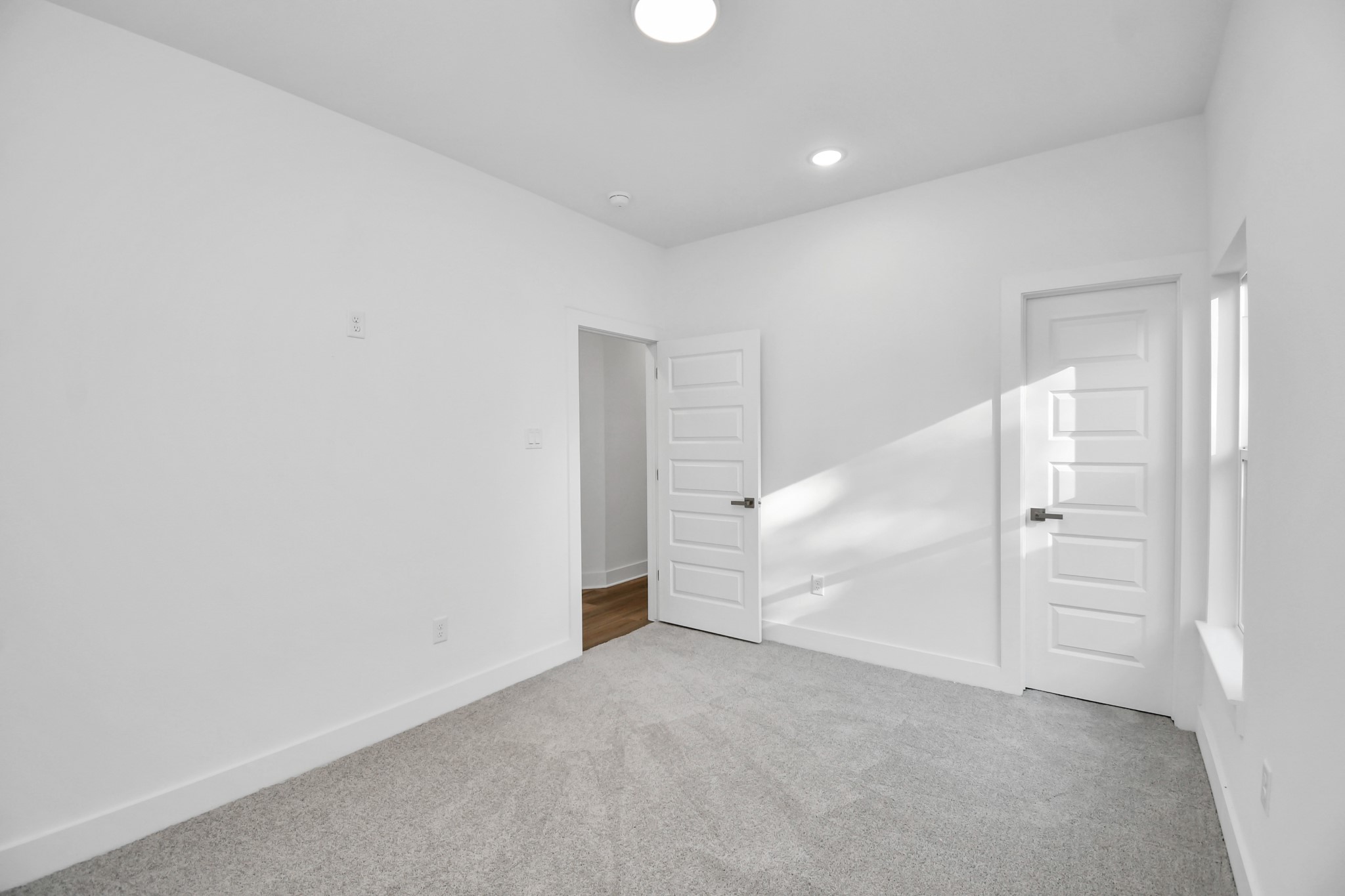 8109 Hamlet Street Houston, TX 77078 - Photo 41 of 50 an empty room with an entryway