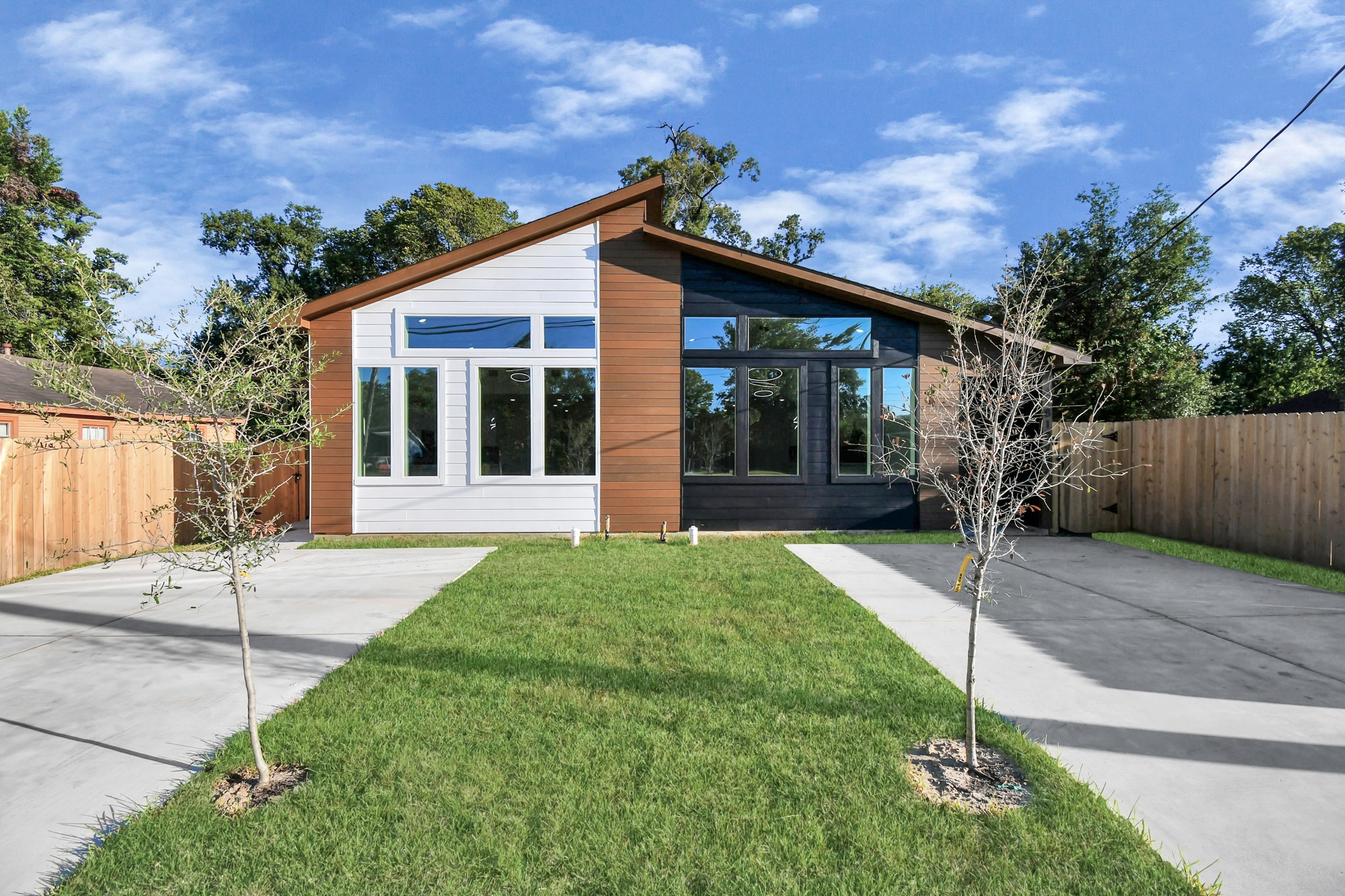 8109 Hamlet Street Houston, TX 77078 - Photo 5 of 50