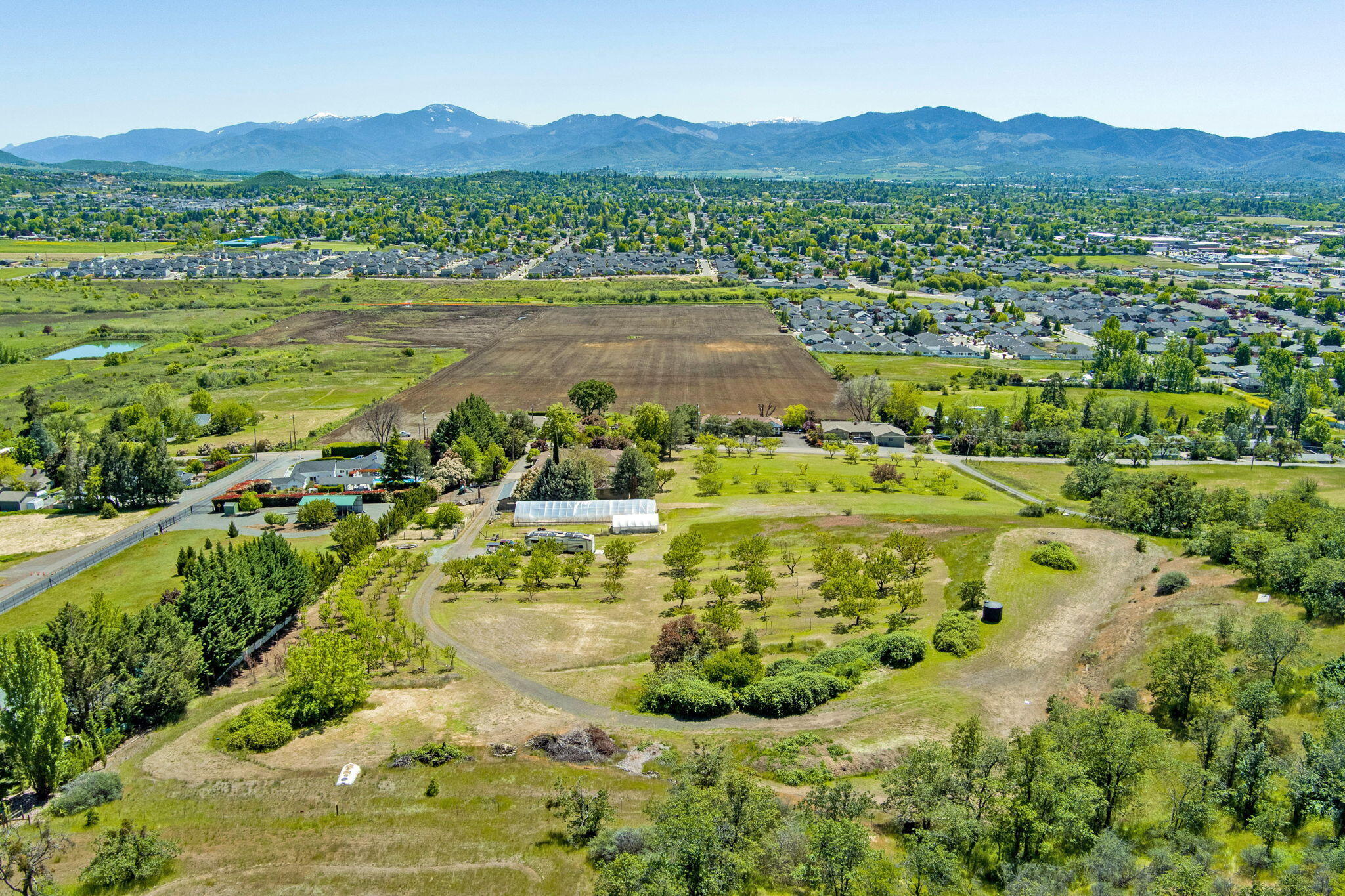 2067 Coker Butte Road Medford, OR 97504 - Photo 3 of 73 3