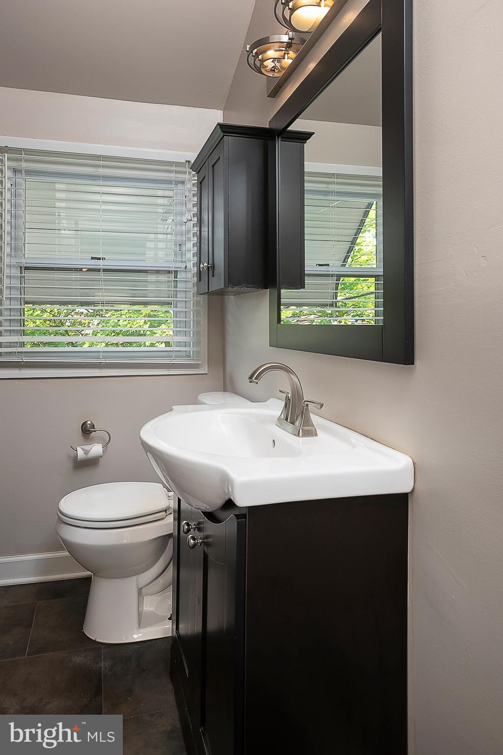 2721 Moorgate Road Baltimore, MD 21222 - Photo 14 of 26 Bath