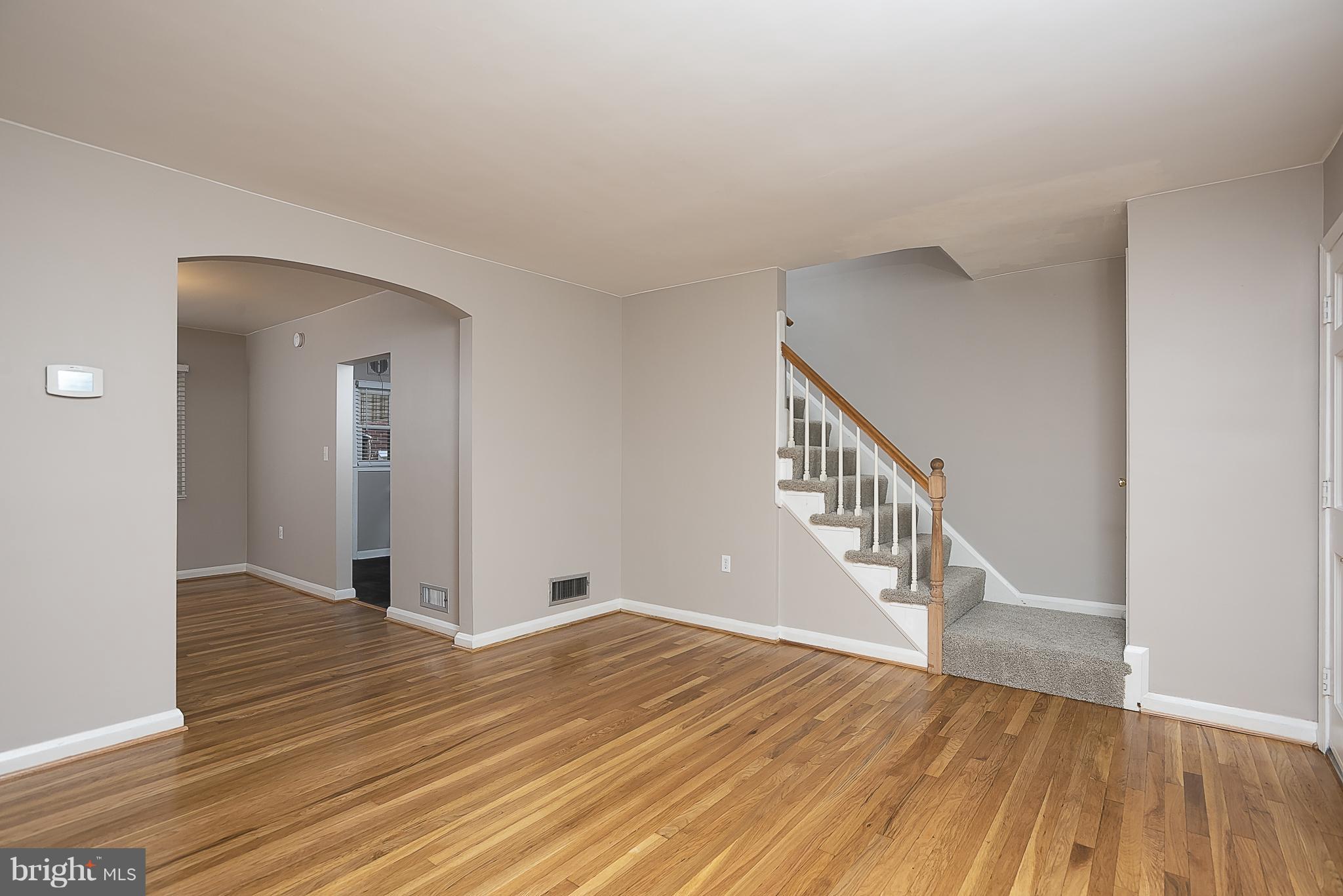 2721 Moorgate Road Baltimore, MD 21222 - Photo 5 of 26 Living Room