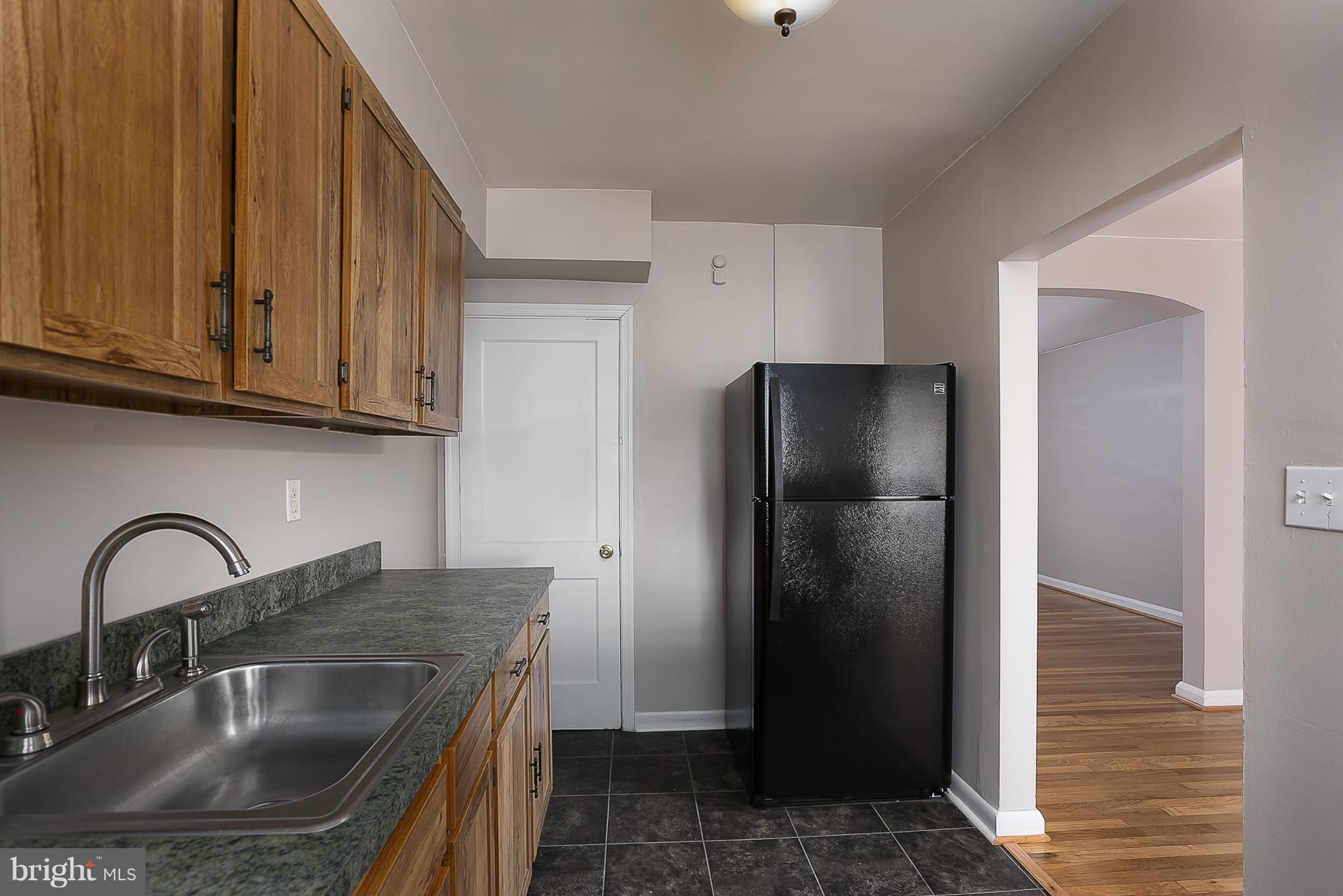 2721 Moorgate Road Baltimore, MD 21222 - Photo 8 of 26 Kitchen