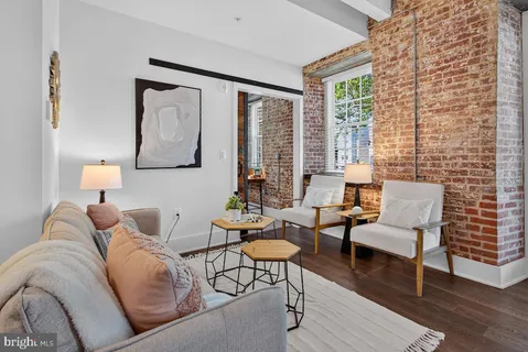 $800,000 | 515 North Washington Street, Unit 105, Alexandria, VA 22314