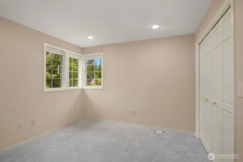 $1,528,000 | 4020 262nd Place Southeast, Sammamish, WA 98029